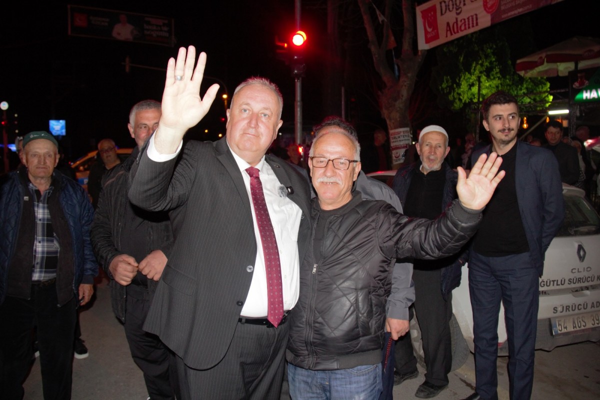 Başkan Özten, halkın yoğun sevgi ve desteğiyle karşılanıyor
