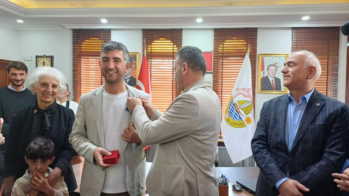 Sapanca'yı Yeni bir döneme taşıyan genç lider: Arda Şahin Belediye Başkanı oldu!